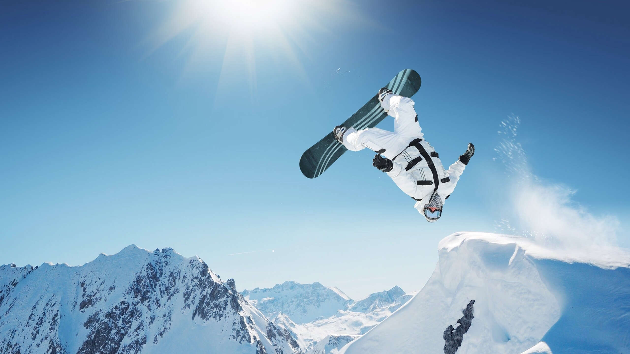 西甲比赛现场，专家分析战术布局中空间利用的关键点，西甲分析推荐