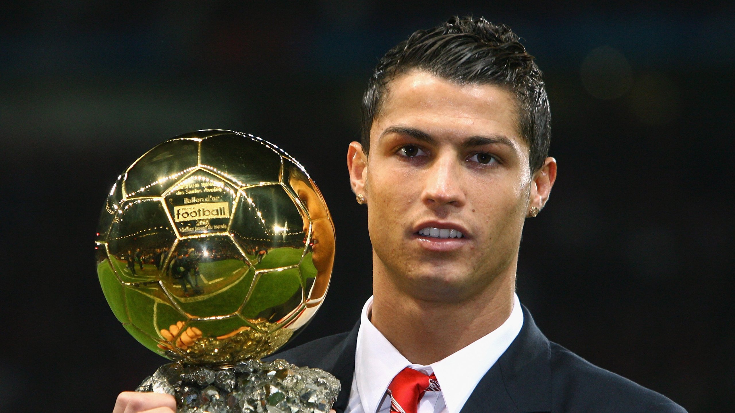 被团队信任的力量：合作共赢的幕后秘密，团队合作中相互信任的重要性